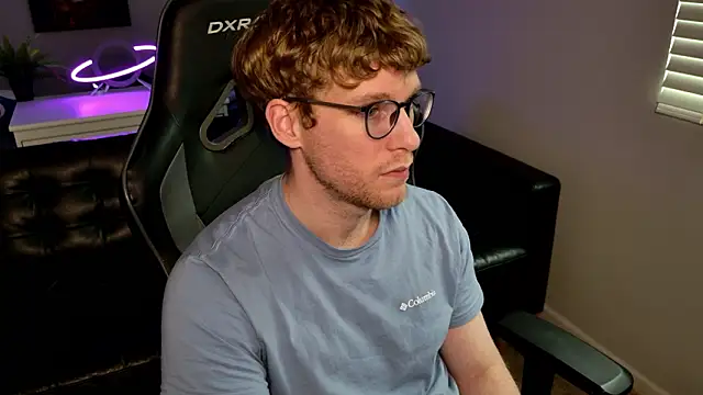 BlueEyedTallGuy94 webcam