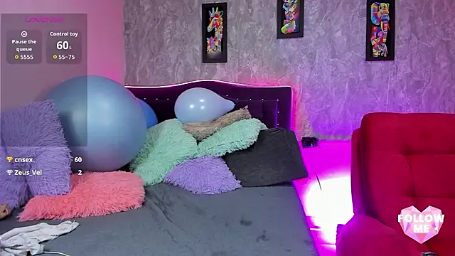 Lauren_smiles webcam