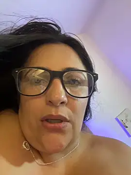 Webcam Model (Taylortits)  is live.Free join now!