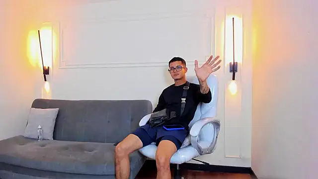 Paradise_boy_s webcam