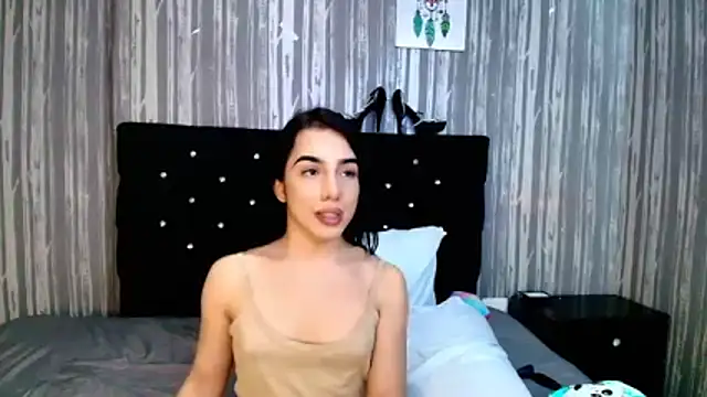 Alicee_Moonn webcam