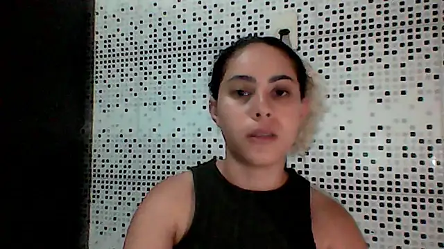 SavannahCustance webcam