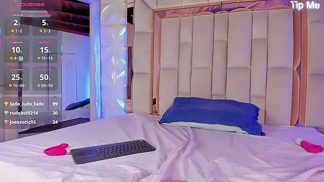 nicole_cooper__ webcam