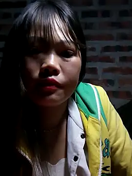 yana-zz - Yana-zz's free webcam - UK Sex Cams