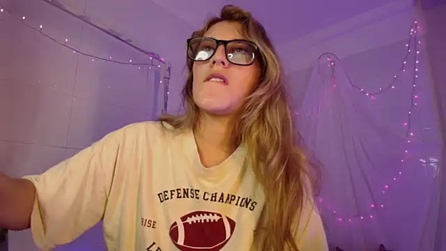 giia_paiige18 - Giia_paiige18's free webcam - UK Sex Cams