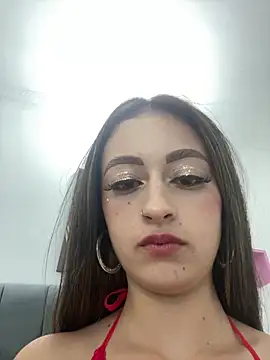 Webcam Model (SOL_EF)  is live.Free join now!