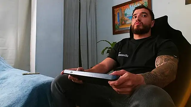 bradley_martinez webcam