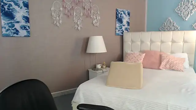 _Maddison_Ivanova_ webcam