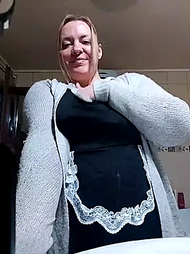 BigBoobsMia120 webcam