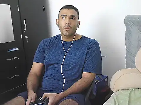 AlphaLatinoBear webcam