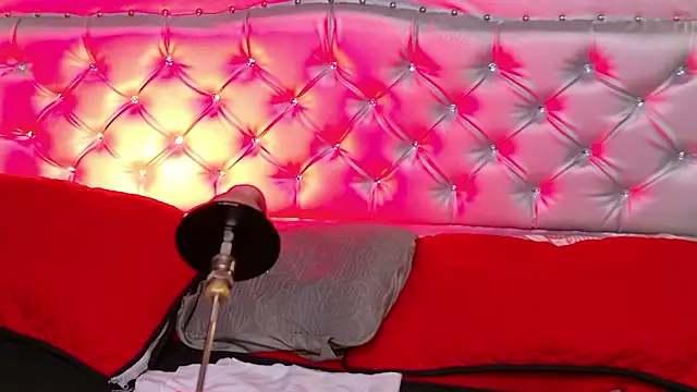 violet_sl4ve - Violet_sl4ve's free webcam - UK Sex Cams