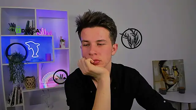 leo_valor - Leo_valor's free webcam - UK Sex Cams