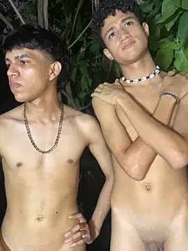 GoodLatinboys webcam