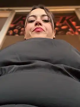 Lesly_10- Live Webcam on Stripchat