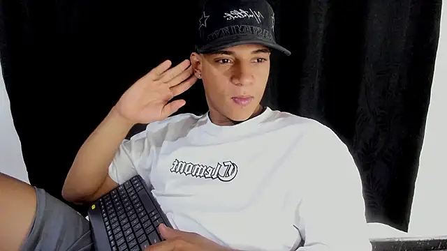 mathy_robert - MATHY_ROBERT's free webcam - UK Sex Cams