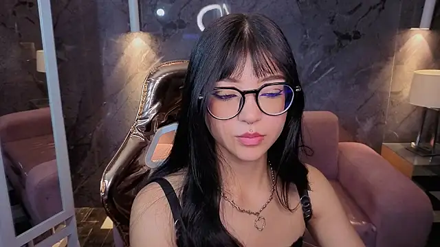 _mia_collins_b_ webcam