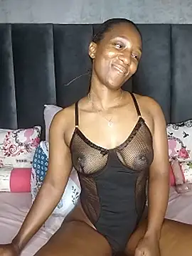 lucy_blacksilk - Lucy_Blacksilk's free webcam - UK Sex Cams