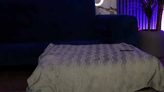 blondie_muller (F teen) - Hey Love