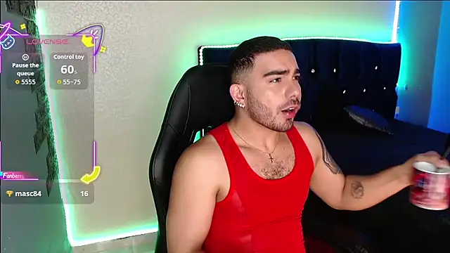 adamhairy - Adamhairy's free webcam - UK Sex Cams