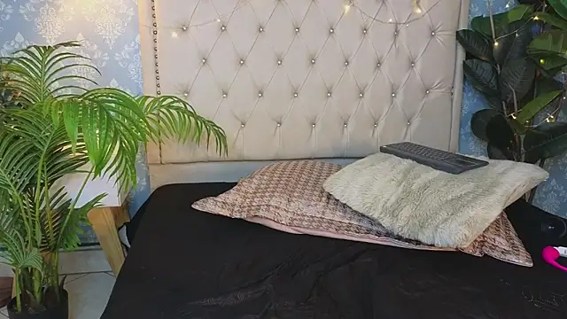 Blakee_Blossom webcam