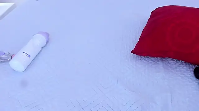 thamiina_ (F young) - doggy + plug anal🍑😈