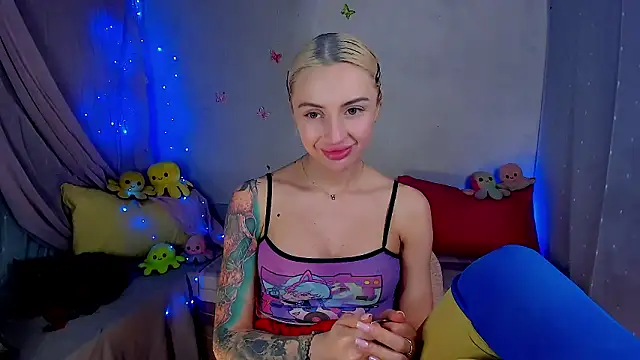 YourLizzyDoll webcam