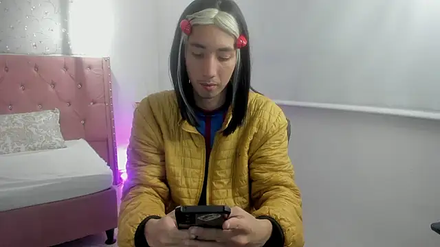 loverisu-coral - Loverisu-coral's free webcam - UK Sex Cams