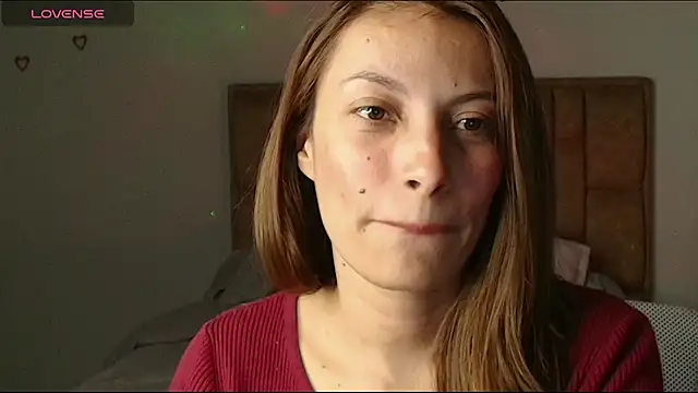 sweet_moon_v_ - Sweet_moon_v_'s free webcam - UK Sex Cams