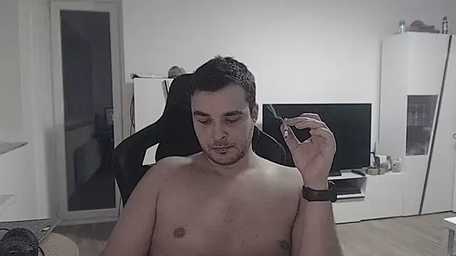 sharkluigi - SharkLuigi's free webcam - UK Sex Cams