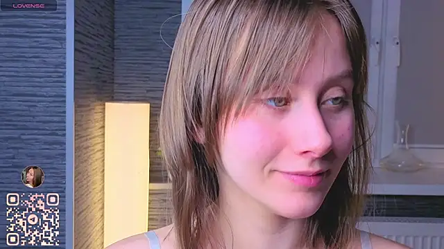 ethalbuffkin (F teen) - Up my top n play with chest<3