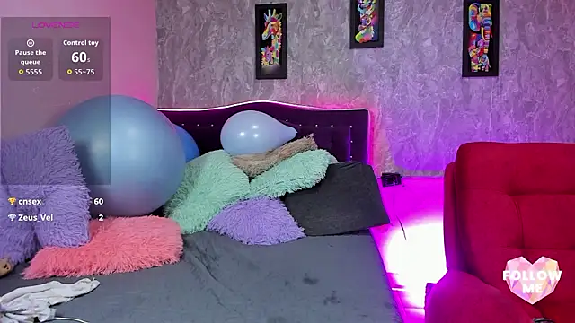 Lauren_smiles webcam