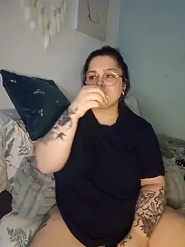 Saucy-Serenity webcam