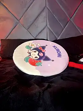 TweetiePieXXX webcam