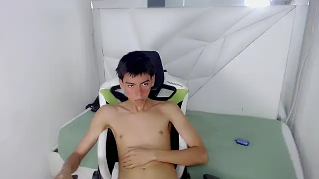 Liarr_ Live Webcam on Stripchat