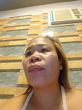 squirtshantal - Squirtshantal's free webcam - UK Sex Cams