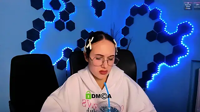 nikole_kitt - Nikole_kitt's free webcam - UK Sex Cams