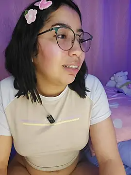 Webcam Model (anni_ross)  is live.Free join now!