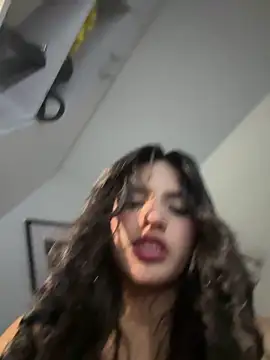 Webcam Model (Annydza-)  is live.Free join now!