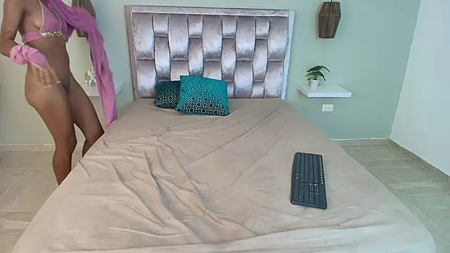 Amira_Alzahra webcam