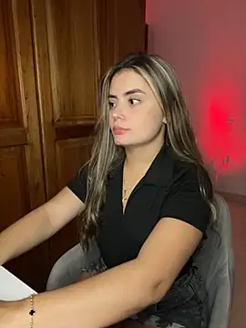 Webcam Model (Miss_valeriaa)  is live.Free join now!