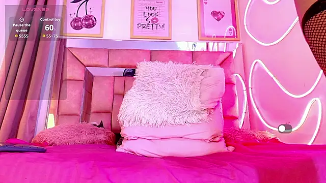 Doll_IvannaTs webcam