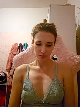 Irresistible24 webcam