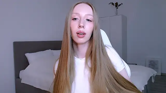 Luna_insniity webcam