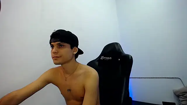 dilan_hott_ (M twink) - cum in public💦🤤