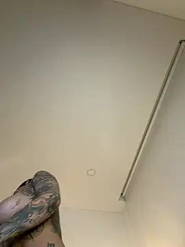 iam_annii (F milf) - a lot of milk on my tits