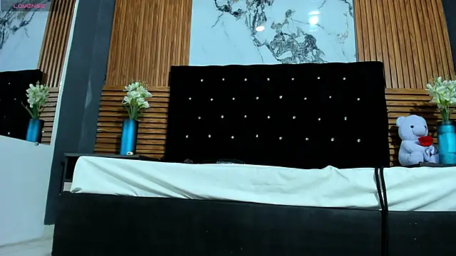 salomesimonz - SalomeSimonz's free webcam - UK Sex Cams