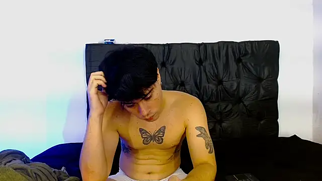 ITHAN_DREAMBOY webcam