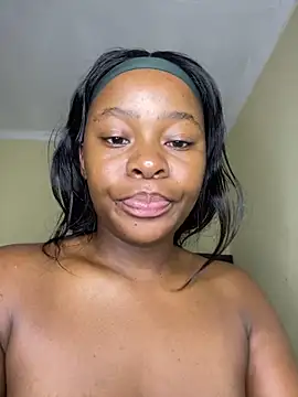 Webcam Model (MiyaXo2)  is live.Free join now!