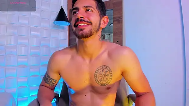 AlejandroStormm webcam