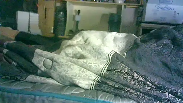 ON3YOULLN3VER_FIR3 webcam